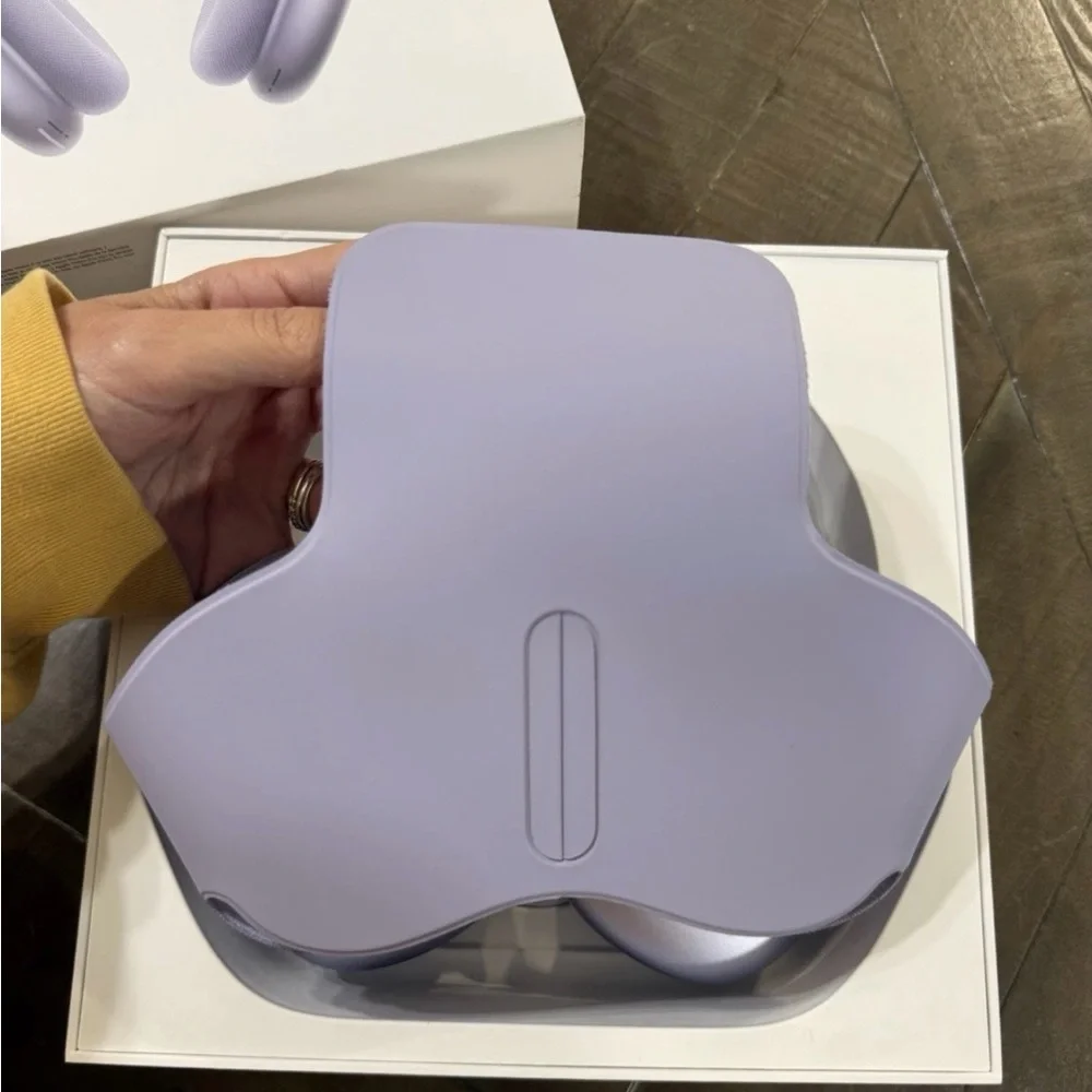Apple Vision Pro Stereo Headset in Purple ( Brand new never used )